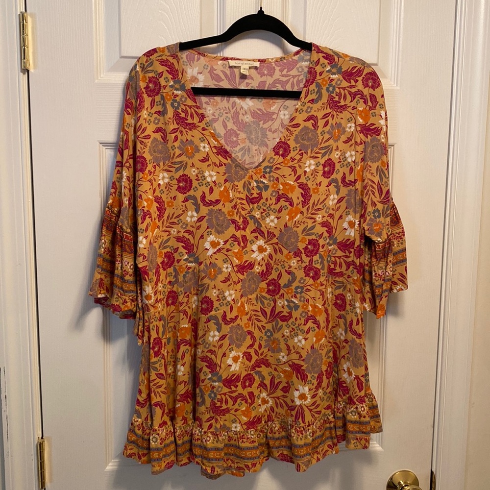 NWOT Loralette Floral Top…size 14/16